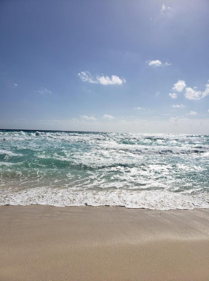 Ocean View Three Bedroom, Three Story Penthouse By The Beach Cancún Kültér fotó