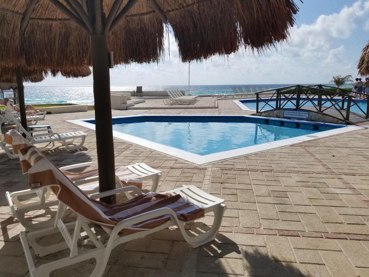 Ocean View Three Bedroom, Three Story Penthouse By The Beach Cancún Kültér fotó