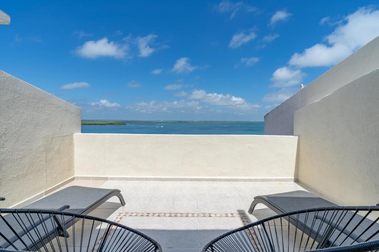 Ocean View Three Bedroom, Three Story Penthouse By The Beach Cancún Kültér fotó