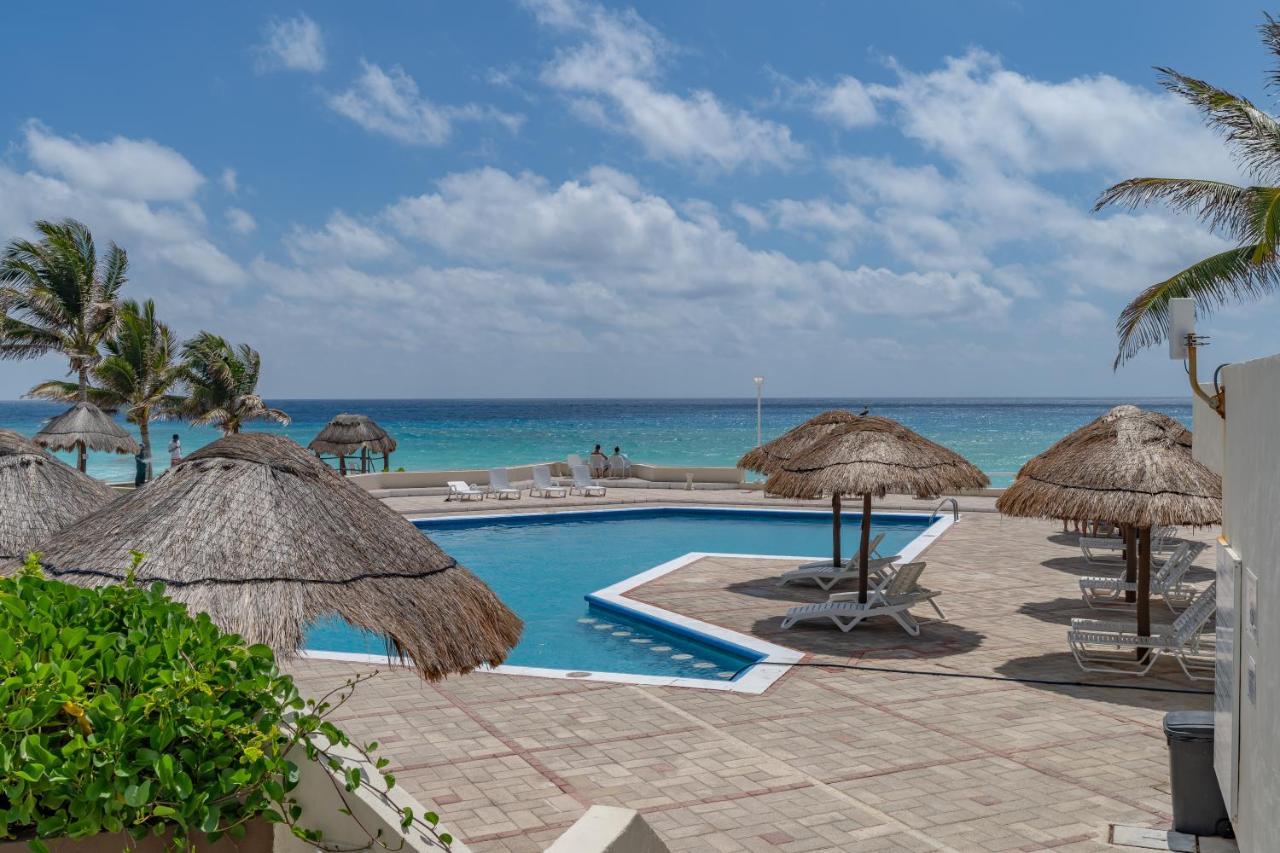 Ocean View Three Bedroom, Three Story Penthouse By The Beach Cancún Kültér fotó