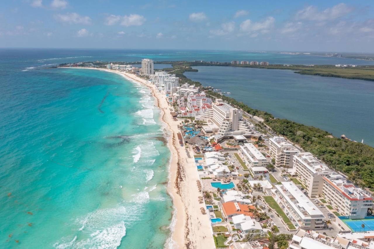 Ocean View Three Bedroom, Three Story Penthouse By The Beach Cancún Kültér fotó